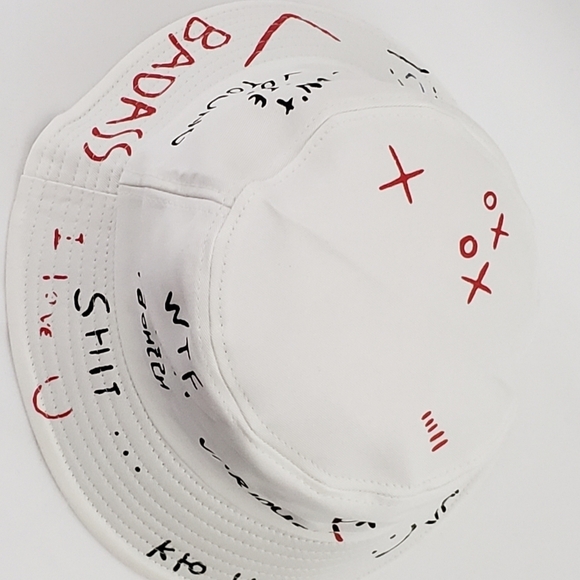 Graffiti Print Bucket Hat Black White - Picture 11 of 14